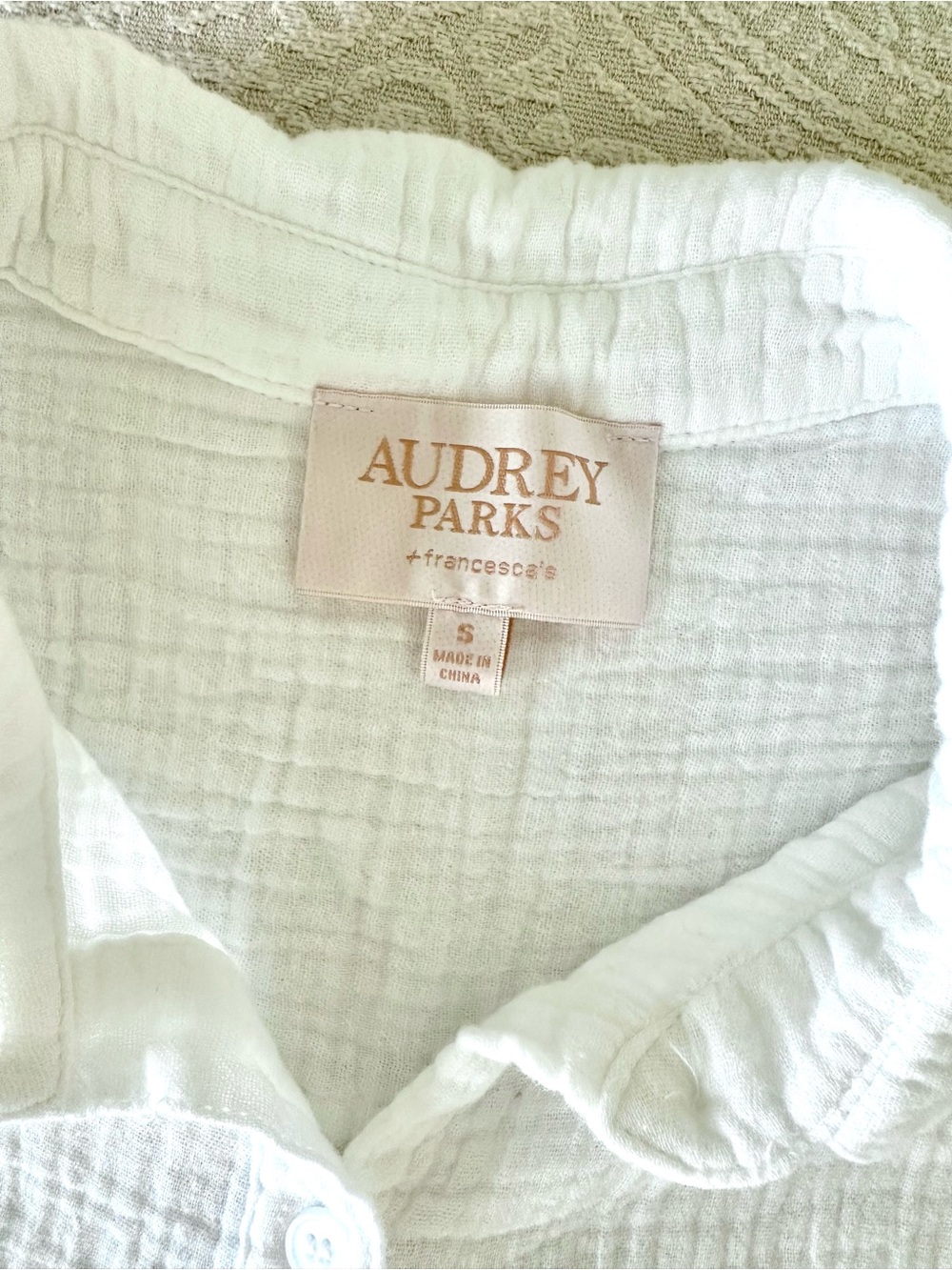 Francesca’s Audrey Parks White Button Down Shirt Beach Wear 100% Cotton - Picture 5 of 10